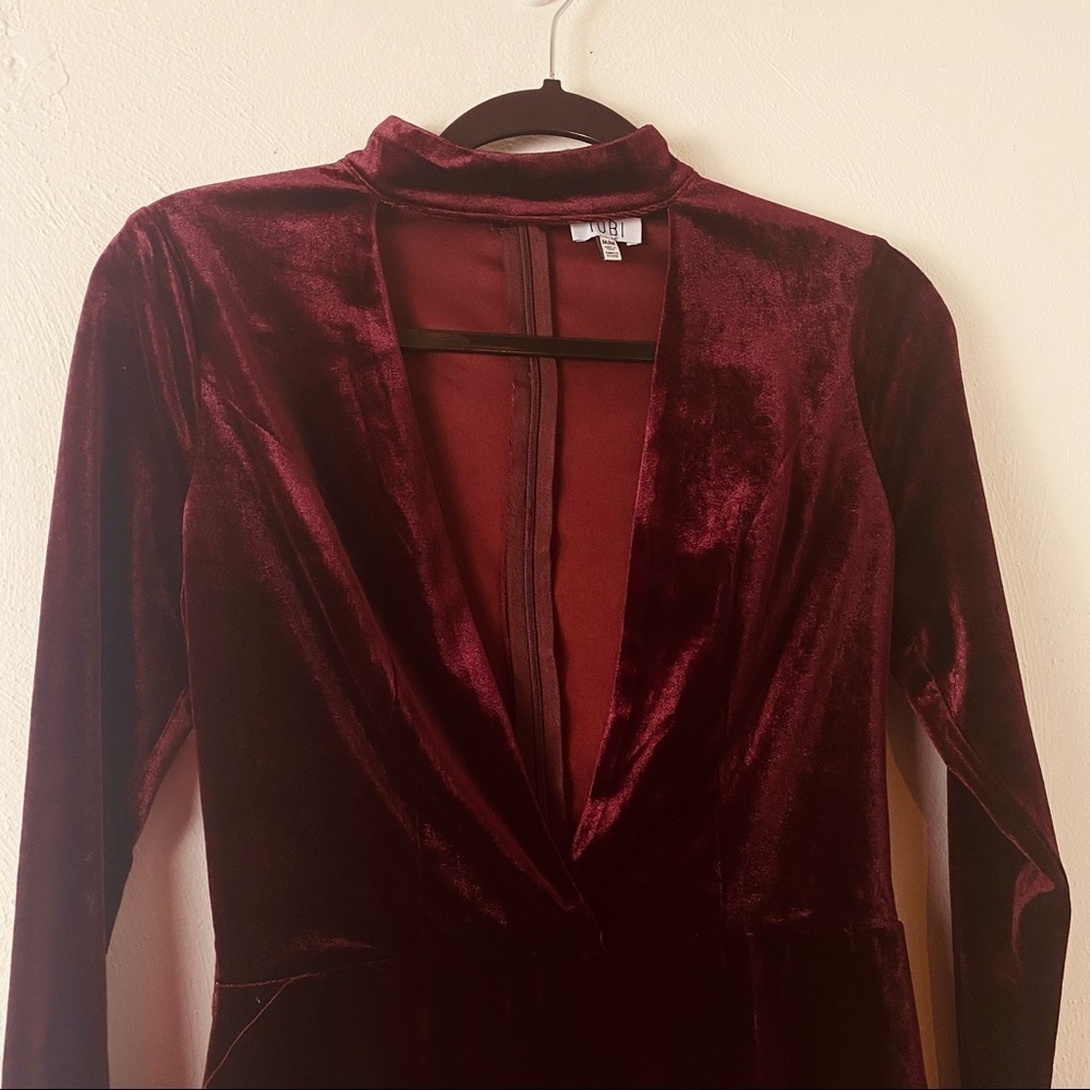 Tobi Burgundy Velvet Fitted Romper  Sz M - Picture 3 of 15